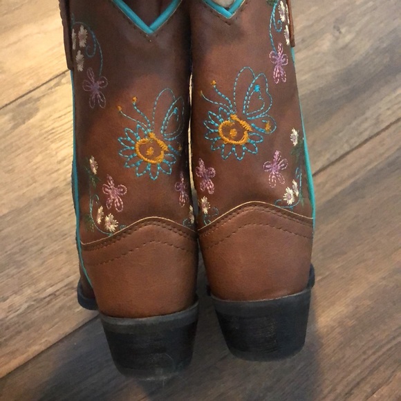 Shyanne Girls Floral Embroidery Boots - Snip Toe - Picture 5 of 8